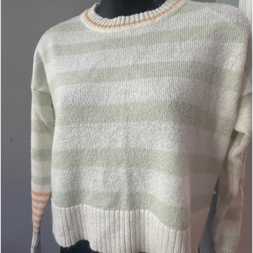 Freshman cropped sweater.